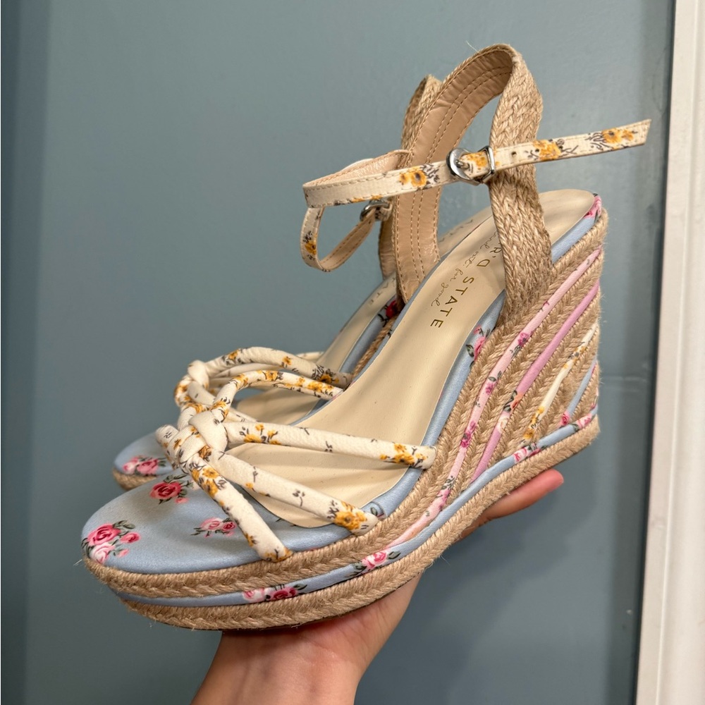 Altar’d State Addeline floral Wedges